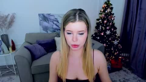 Alice online show from December 5, 8:27 pm