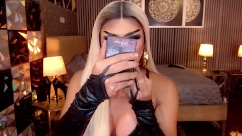 Snapshot of unforgettablebrianna chatting on April 8, 6:19 pm BRIANNA online show from April 8, 6:19 pm
