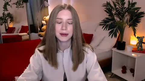 unreal_lady online show from July 14, 11:05 am