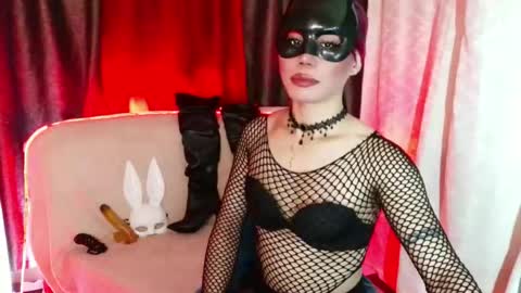 Snapshot of ur_dominatrix chatting on June 30, 11:55 am MISS ANNA online show from June 30, 11:55 am