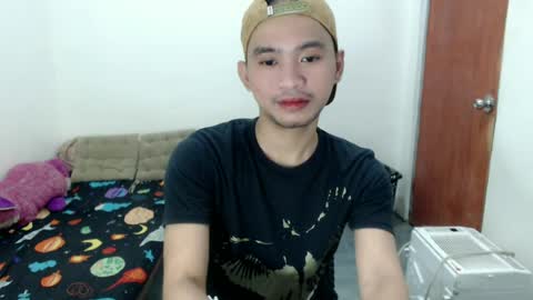 Snapshot of ur_joshuahotnotch chatting on June 17, 7:11 am ur_joshuahotnotch online show from June 17, 7:11 am