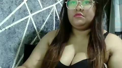 Snapshot of ur_pinay chatting on December 19, 6:56 am Rose --- online show from December 19, 6:56 am