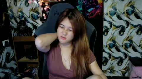 Snapshot of ur_prettyangel chatting on June 25, 10:31 am ur_prettyangel online show from June 25, 10:31 am