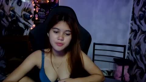 Snapshot of ur_prettyangel chatting on July 3, 12:39 am ur_prettyangel online show from July 3, 12:39 am