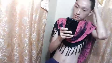 Snapshot of urasian_femboyxxx chatting on March 24, 6:07 am urasian_femboyxxx online show from March 24, 6:07 am