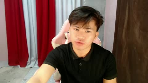 Snapshot of urasian_gil chatting on June 20, 12:52 pm macky online show from June 20, 12:52 pm