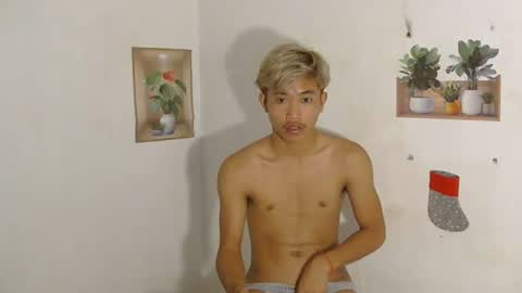 urasian_jomarie online show from April 13, 8:25 pm