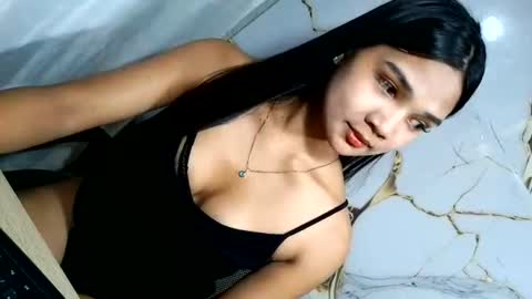 urasian_latinaxxx online show from July 1, 11:01 am