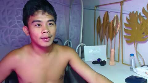 HI WE ARE NATHANIEL AND SEV online show from March 22, 3:59 pm