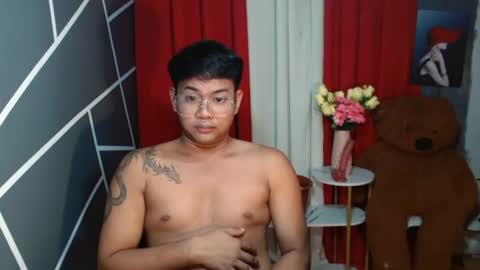 urasiankyler online show from June 27, 10:42 am