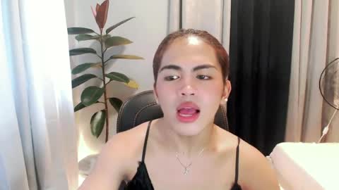 Snapshot of urbaby_anthony chatting on June 24, 4:00 am urbaby_anthony online show from June 24, 4:00 am