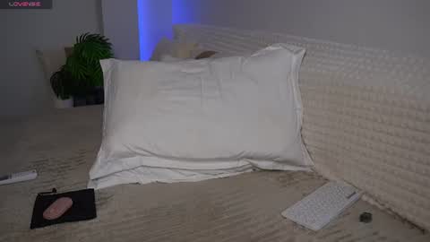Snapshot of urblonde001 chatting on July 2, 3:23 am Ksenia Pterson online show from July 2, 3:23 am