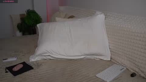 Snapshot of urblonde001 chatting on July 14, 2:05 am Ksenia Pterson online show from July 14, 2:05 am