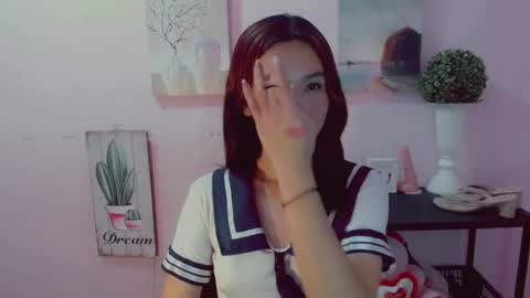 Snapshot of urblossom_princess chatting on July 1, 11:37 pm urblossom_princess online show from July 1, 11:37 pm