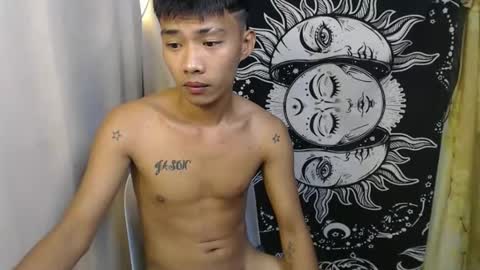 Snapshot of urcutejason chatting on May 1, 11:37 am jason online show from May 1, 11:37 am