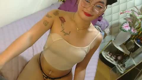 Snapshot of urdream_bride chatting on May 19, 4:08 am urdream_bride online show from May 19, 4:08 am