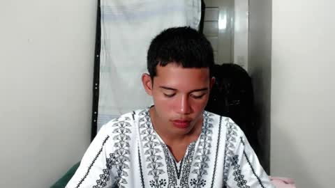 urdreamboy_clarin online show from July 12, 10:39 am