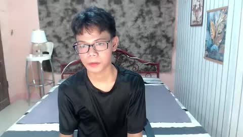 urdreamboy_doms online show from May 3, 5:57 am
