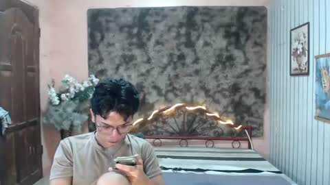 urdreamboy_doms online show from August 9, 12:23 am