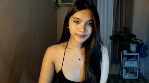 Snapshot of urdreamgirl_ chatting on July 20, 5:04 pm Trixie online show from July 20, 5:04 pm