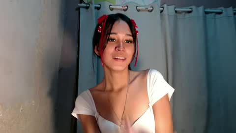 Snapshot of urdreamgirl_stephanie chatting on June 26, 11:03 am stephanie online show from June 26, 11:03 am