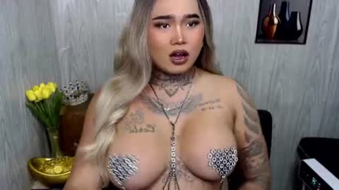 Snapshot of urfabtattooqueen chatting on June 23, 7:45 pm Maxxie online show from June 23, 7:45 pm