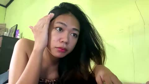 Snapshot of urfantacyjamaica chatting on May 19, 1:56 am ayumi reacher online show from May 19, 1:56 am