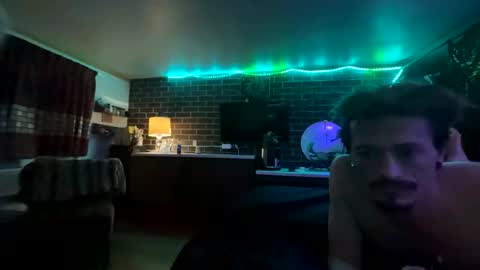 UrFavoriteDreamTeam online show from March 11, 7:03 am