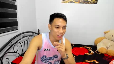 urfucker_vinz online show from April 7, 1:33 pm