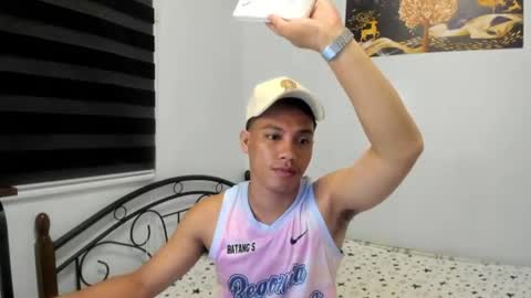 urfucker_vinz online show from July 16, 12:44 pm