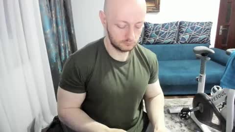 Snapshot of urgymcrush chatting on February 14, 12:19 am UrGymCrush online show from February 14, 12:19 am