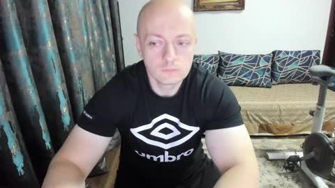 Snapshot of urgymcrush chatting on October 15, 10:43 pm UrGymCrush online show from October 15, 10:43 pm