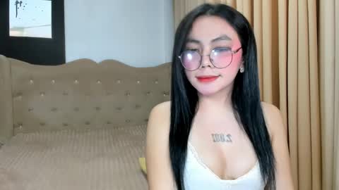 urhotgirl_sexyariela online show from April 25, 10:51 pm