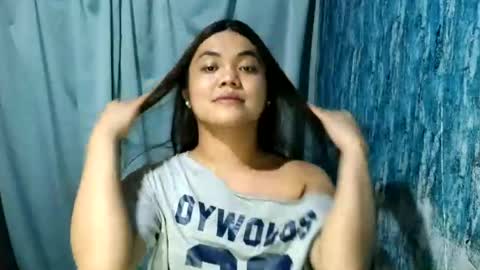 urhottie_bella online show from June 27, 4:12 pm