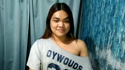 urhottie_bella online show from July 4, 1:01 am