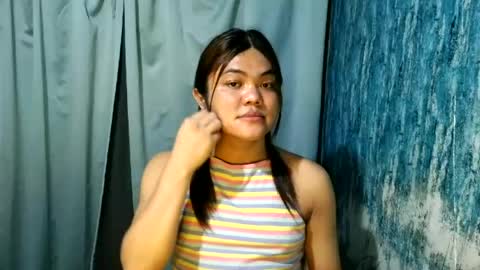 urhottie_bella online show from July 7, 8:02 pm
