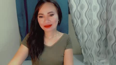Snapshot of urlovely_che chatting on July 5, 9:44 pm urlovely_che online show from July 5, 9:44 pm