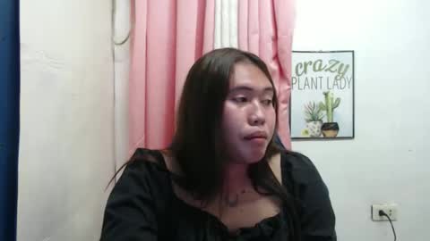 Snapshot of urlovely_sofie chatting on November 20, 4:29 pm Sofie online show from November 20, 4:29 pm
