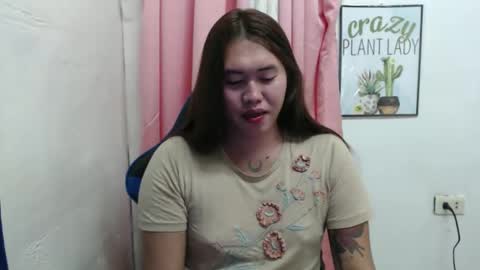 Snapshot of urlovely_sofie chatting on November 26, 3:35 pm Sofie online show from November 26, 3:35 pm