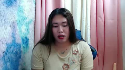 Snapshot of urlovely_sofie chatting on February 6, 2:42 pm Sofie online show from February 6, 2:42 pm