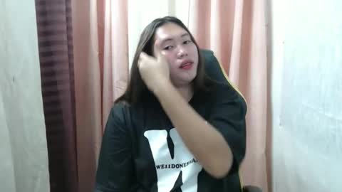 Snapshot of urlovely_sofie chatting on March 3, 5:46 am Sofie online show from March 3, 5:46 am