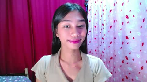 urloverjasmine_xx online show from July 29, 9:46 pm