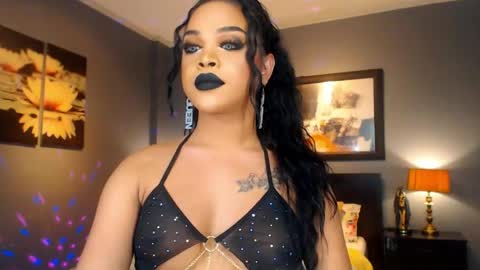 UrMajestyTyra online show from April 12, 1:21 am