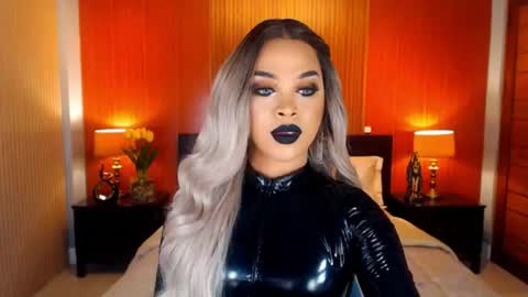 Snapshot of urmajestytyra chatting on June 16, 2:03 am UrMajestyTyra online show from June 16, 2:03 am