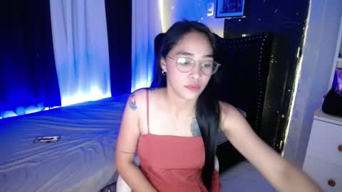 urpetit_soflexx online show from May 6, 8:30 am