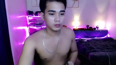 Snapshot of urpinoy_cummer chatting on December 18, 3:29 pm urpinoy_cummer online show from December 18, 3:29 pm