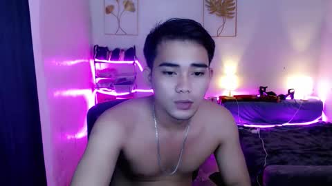 Snapshot of urpinoy_cummer chatting on December 20, 1:40 pm urpinoy_cummer online show from December 20, 1:40 pm