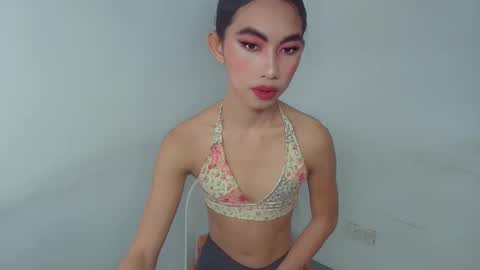 urpretty_mistake online show from February 20, 6:37 am