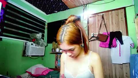 Snapshot of ursexymayhem1 chatting on March 15, 3:01 am Ursexymayhem online show from March 15, 3:01 am