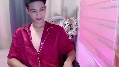 Snapshot of urtwinkjinwoo chatting on October 29, 5:36 pm JC online show from October 29, 5:36 pm